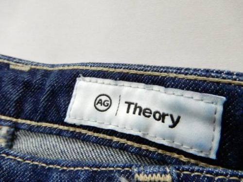theoryのデニムパンツ