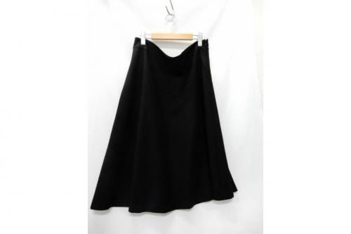 デニムパンツの春ニット