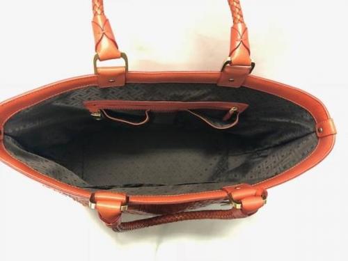 トートバックの三鷹