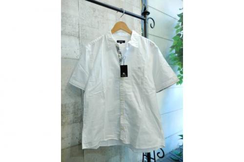 バーバリーのトップス