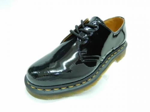 ドクターマーチンのブーツ