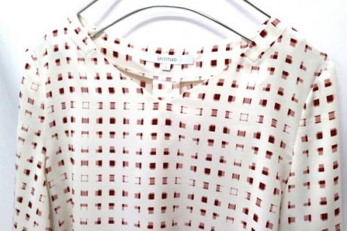 UNTITLEDのブラウス