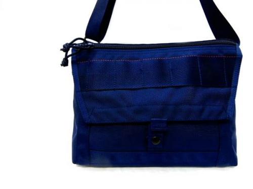 BRIEFINGのバッグ