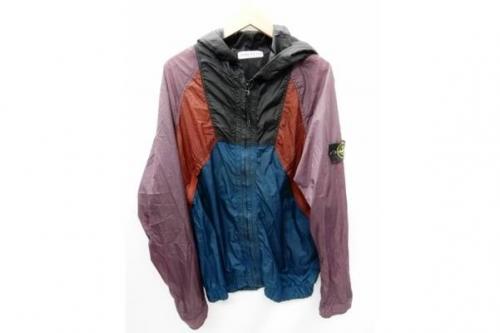 STONE ISLANDのナイロンジャケット