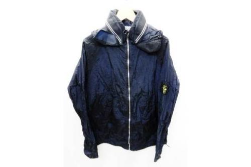 ナイロンジャケットの三鷹