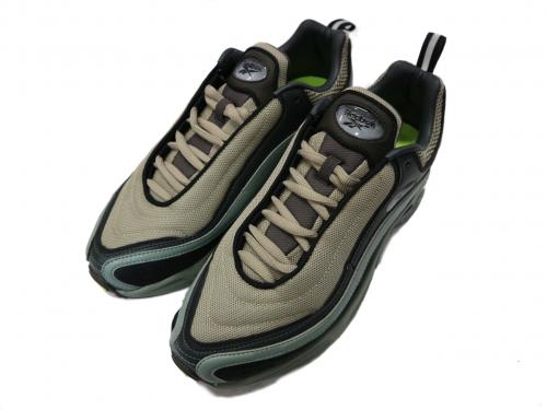 買取案内のスニーカー