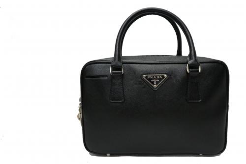 キャリアファッションのPRADA/プラダ