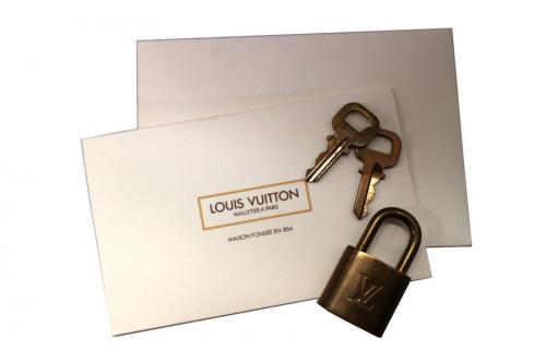 バッグのモノグラム