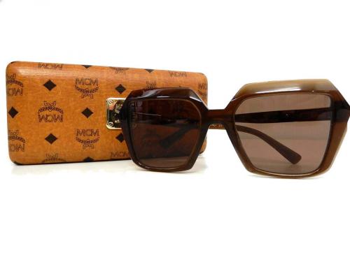 PUMAのサングラス