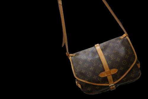 バッグのモノグラム