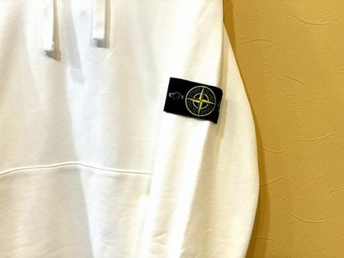 ストーンアイランドのパーカー