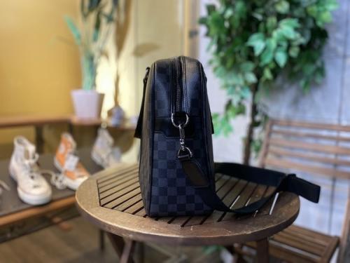 ルイヴィトンの2WAYブリーフケース