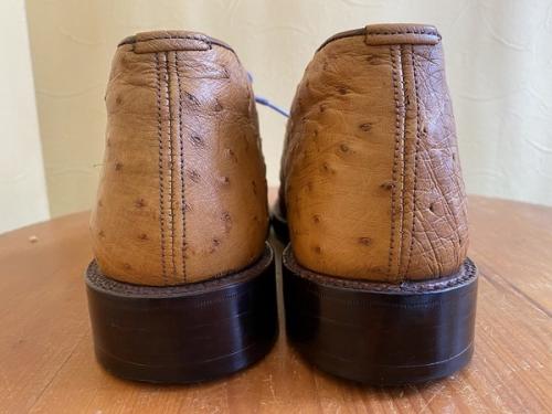 オーストリッチチャッカーブーツのトレファクスタイル三鷹店。