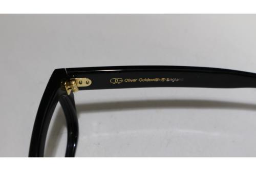 オリバーゴールドスミスの眼鏡