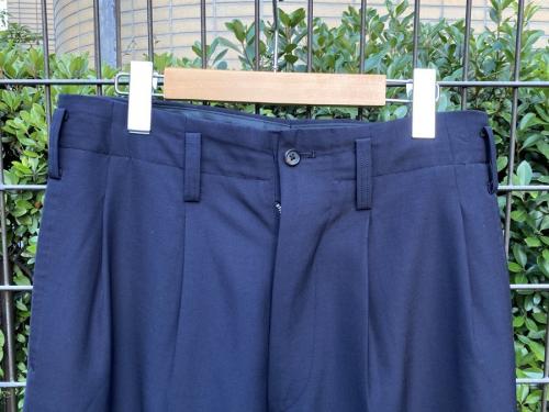 ヨウジヤマモトのタックパンツ