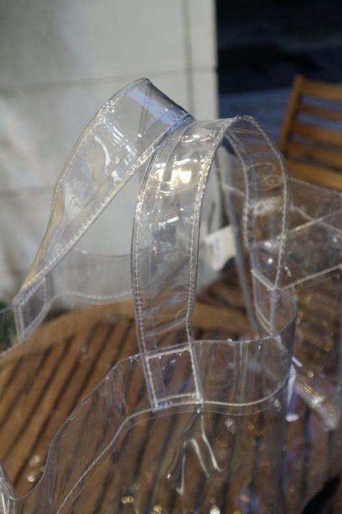 コムデギャルソンのＰＶＣトートバッグ