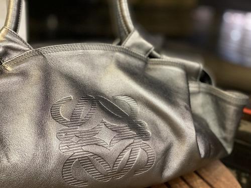 ロエベのナッパアイレハンドバッグ