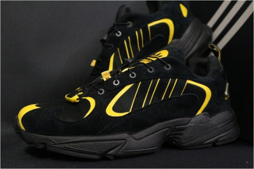 スニーカーのadidas × WANTO