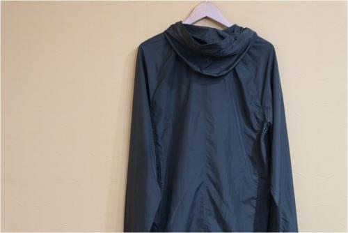 パッカブルのナイロンコート