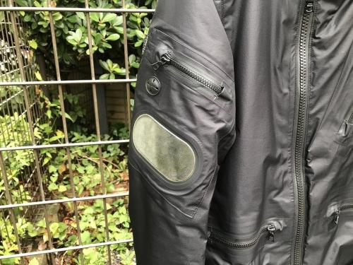 アンダーカバーのジャケット