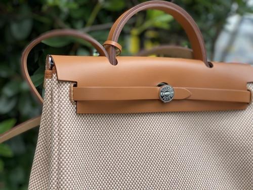 エルメスのエールバッグジップPM