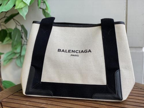 バレンシアガのCABAS S トートバッグ