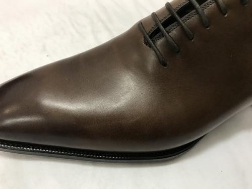 SINATRAのホールカットシューズ