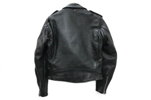 ショットのレザーライダースジャケット