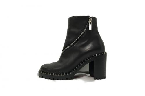 クリスチャンルブタンのBIRGITTA LUGジップスタッズブーツ