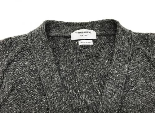 カーディガンのトリコロール