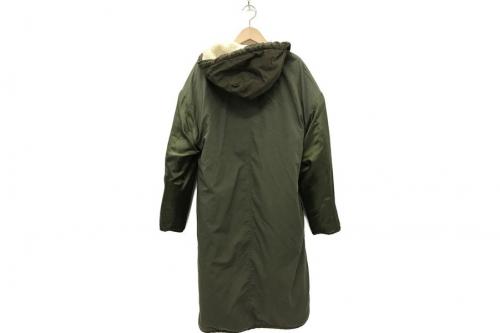 エトレトウキョウのフーディリバーシブルボアコート