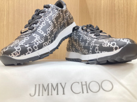 「インポートブランドのJimmy Choo 」