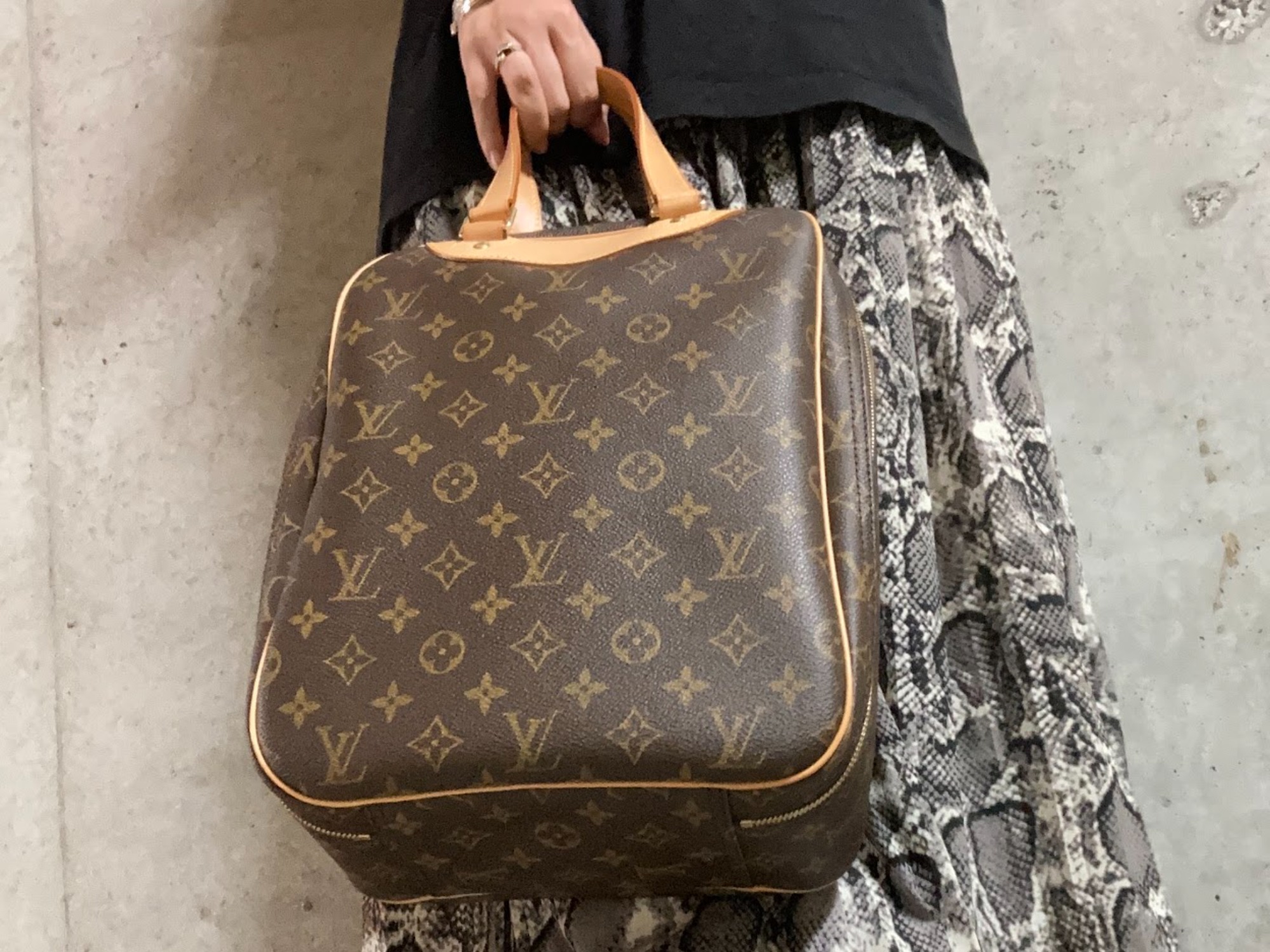 LOUIS VUITTON/ルイ・ヴィトン】モノグラム エクスキュルシオンを買取 