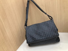 「ラグジュアリーブランドのBOTTEGA　VENETA 」