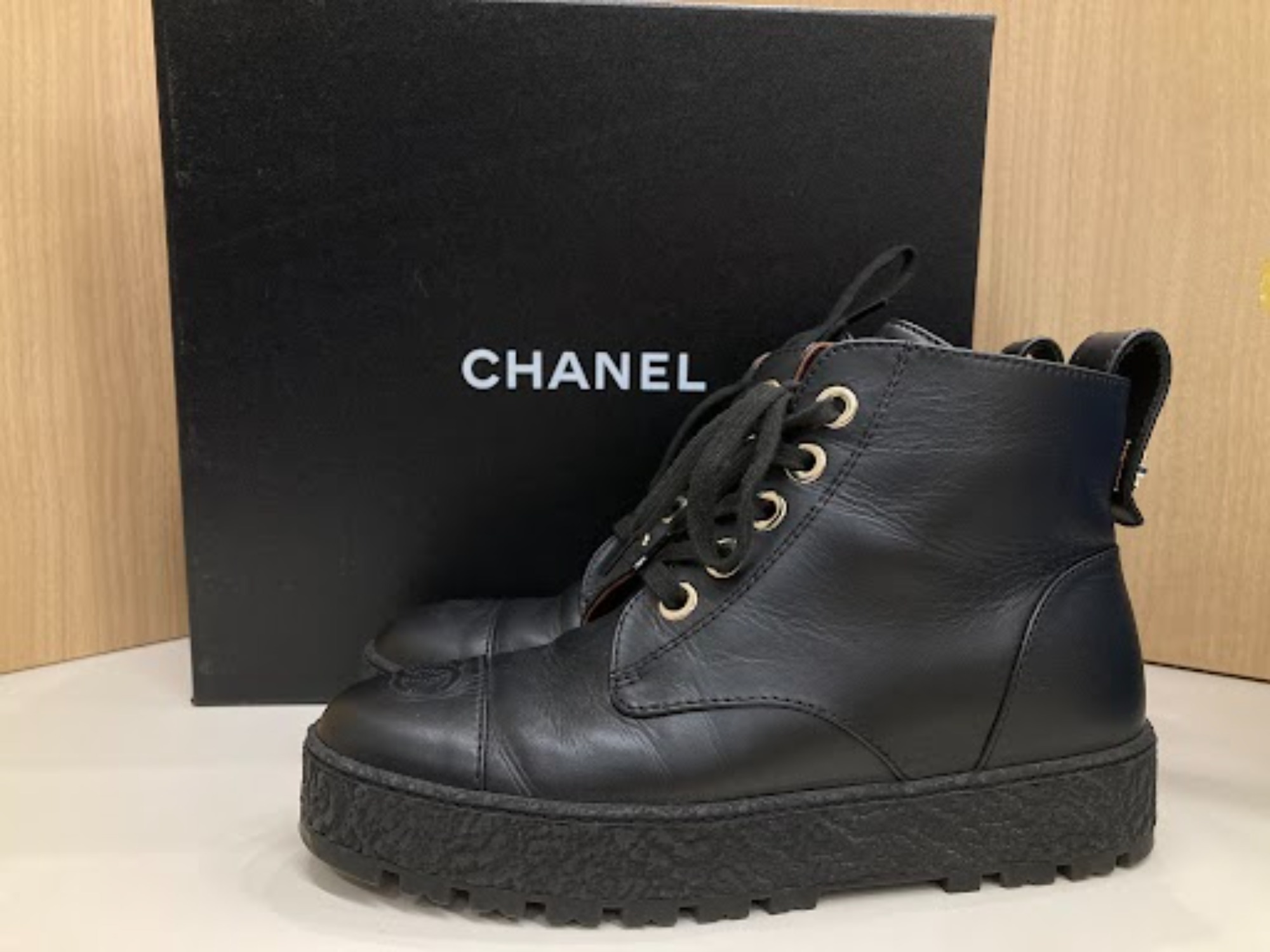 CHANEL 新品　厚底レースアップブーティ