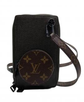 「ラグジュアリーブランドのLOUIS VUITTON 」