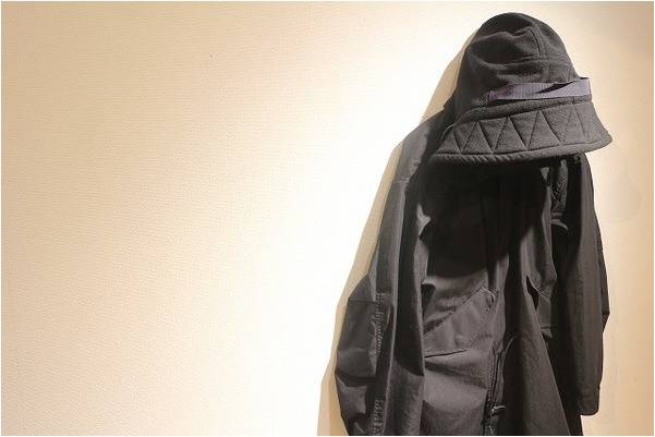 日常の上に成り立つデザイン。】sacai(サカイ)のモッズコート入荷です