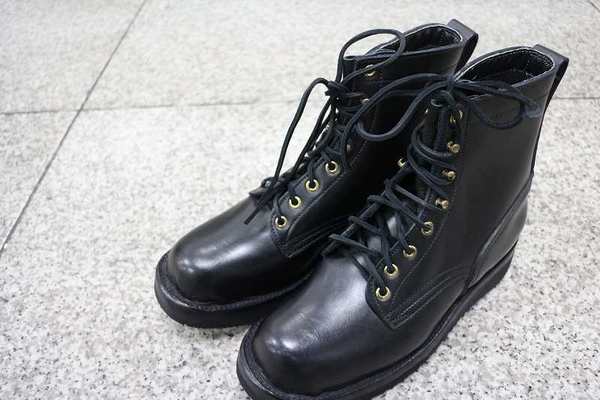漢の一足。【GRIZZLY BOOT CO.(グリズリーブーツ)】編み上げブーツ入荷