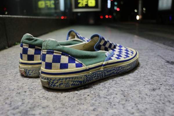 西海岸の風を感じて。【VANS(ヴァンズ)ヴィンテージスリッポン】入荷 