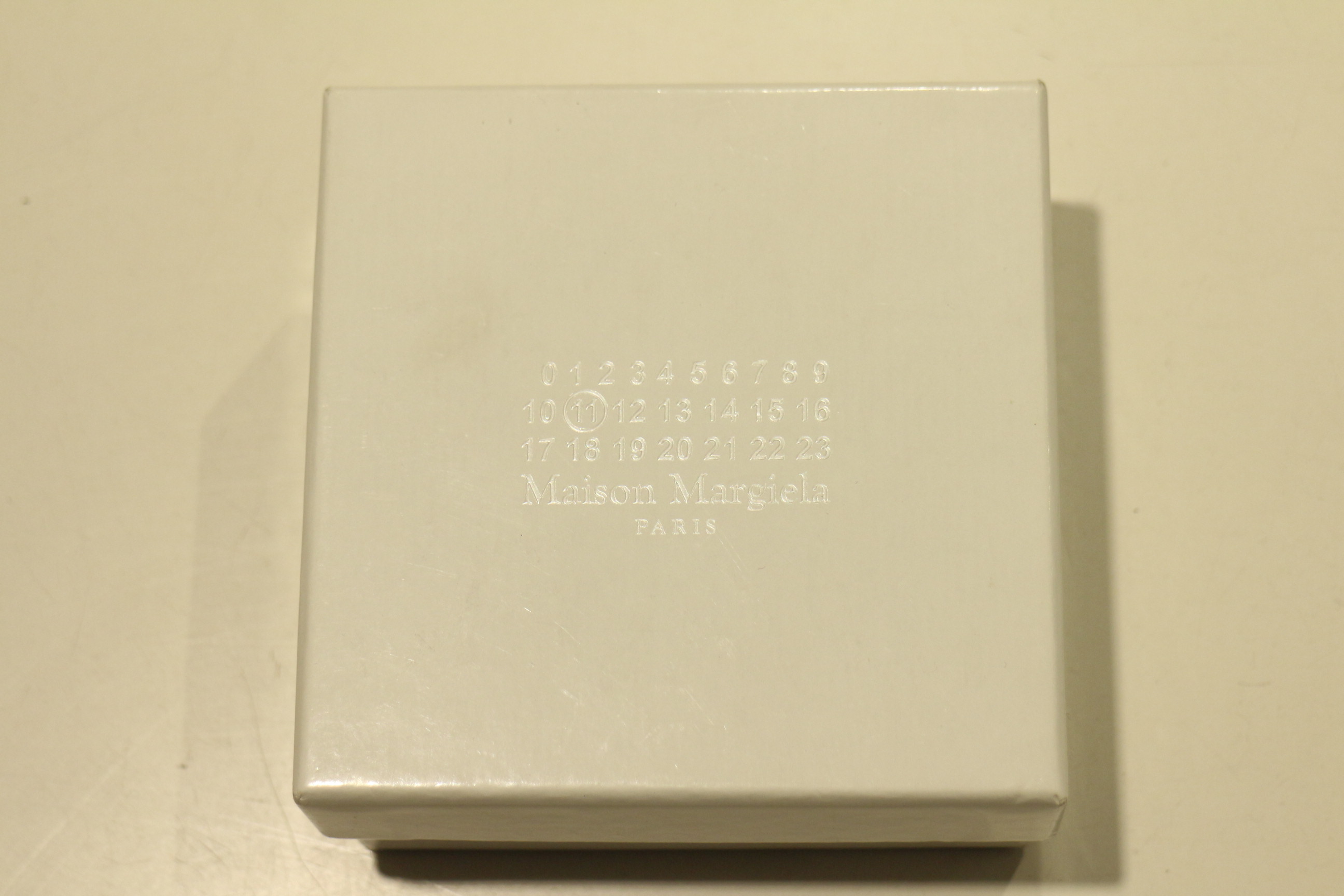 Maison Margiela 11（メゾンマルジェラ 11）より16SSのカフバングルが