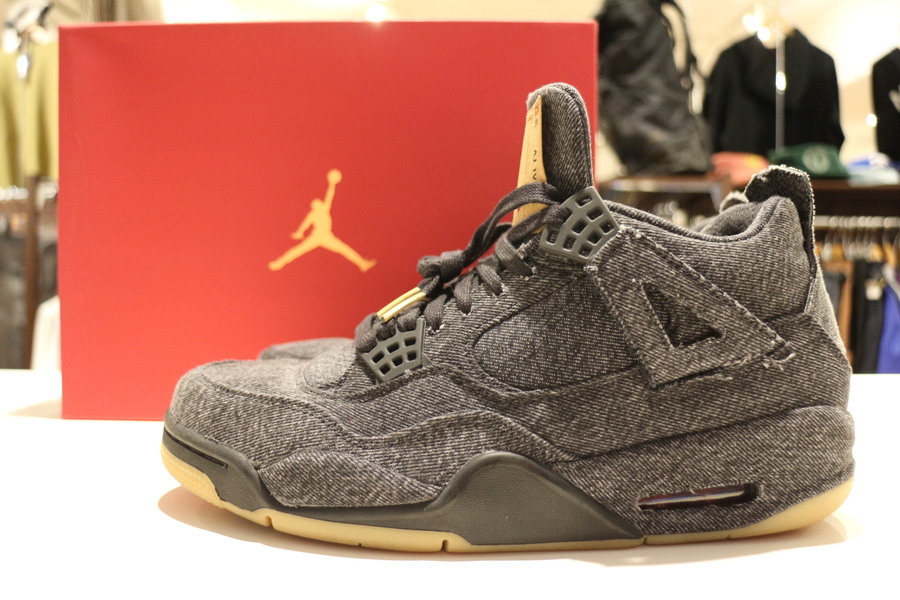 Levi's NIKE AIR JORDAN 4 RETRO