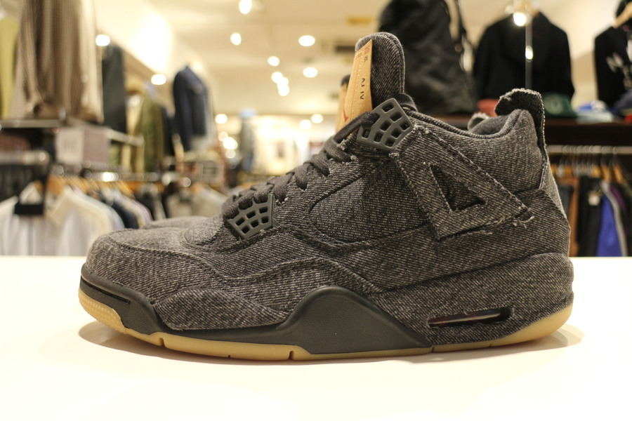 Levi's NIKE AIR JORDAN 4 RETRO