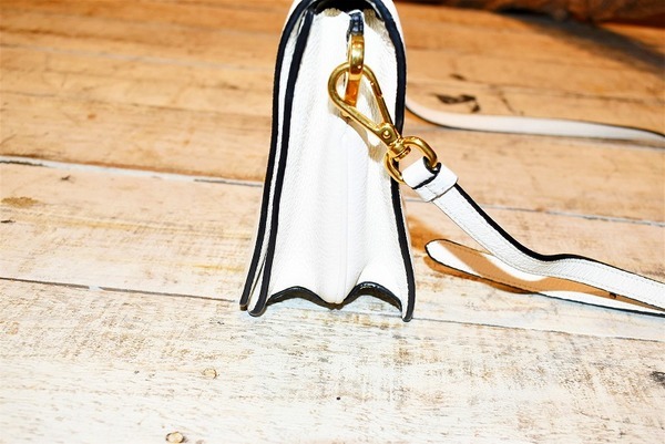 美品✨プラダ ショルダーバッグ 2way ヴィッテログレイン ホワイト レザー PRADA / プラダ】2WAYショルダーバッグ（1BD102）入荷情報