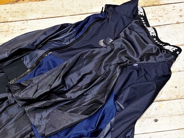 NIKE×SACAI / ナイキ×サカイ】再構築ナイロンスカート 入荷情報 NIKE×SACAI / ナイキ×サカイ】再構築ナイロンスカート 入荷情報