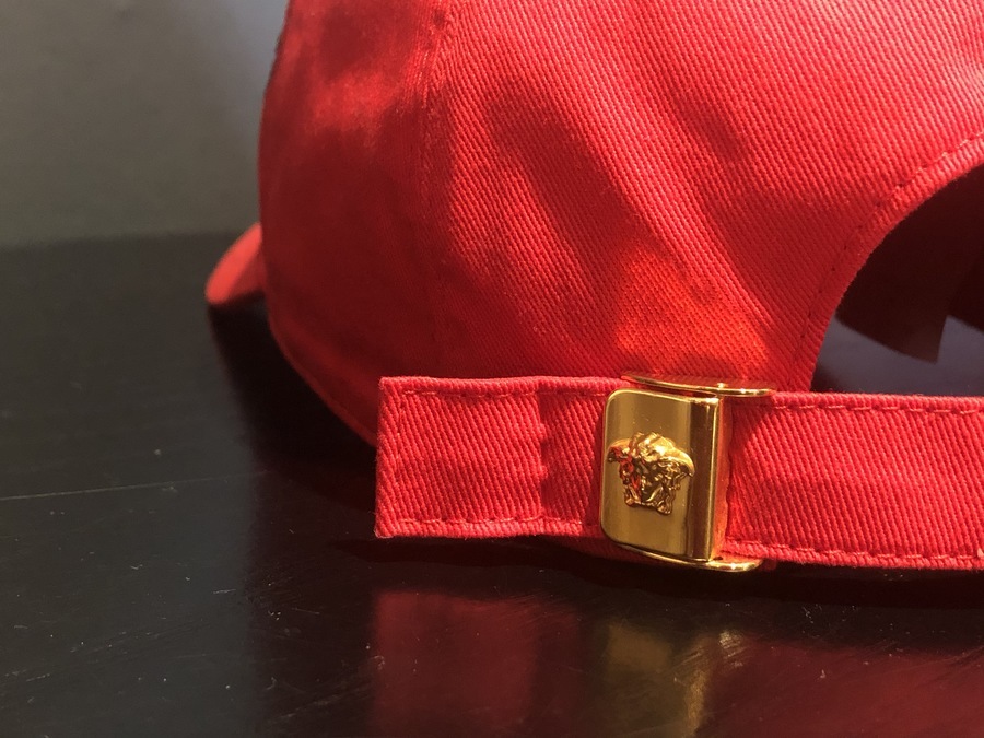 美品☆VERSACEベルサーチメドゥーサ赤CAP VERSACE/ヴェルサーチ】メデューサキャップ 入荷情報[2020.07.24