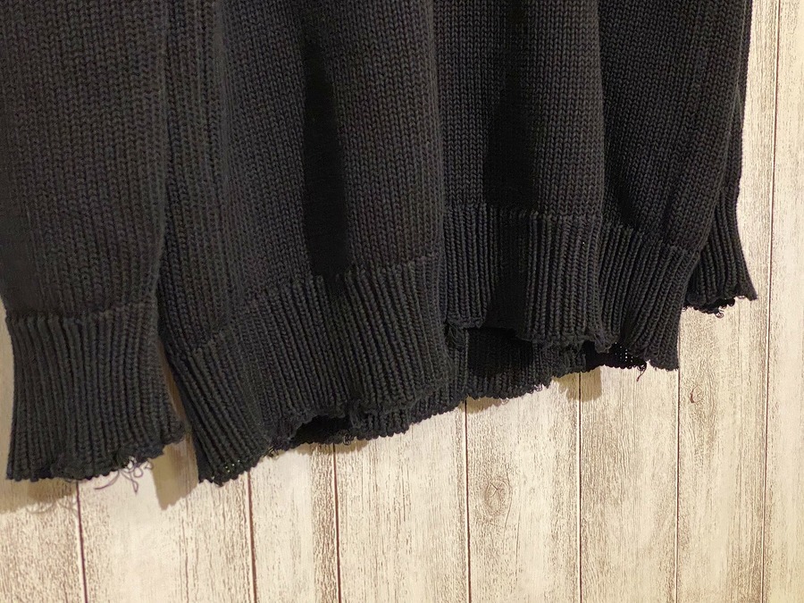 GIVENCHY / ジバンシー】モックネックニット （BM904U4Y0A）入荷