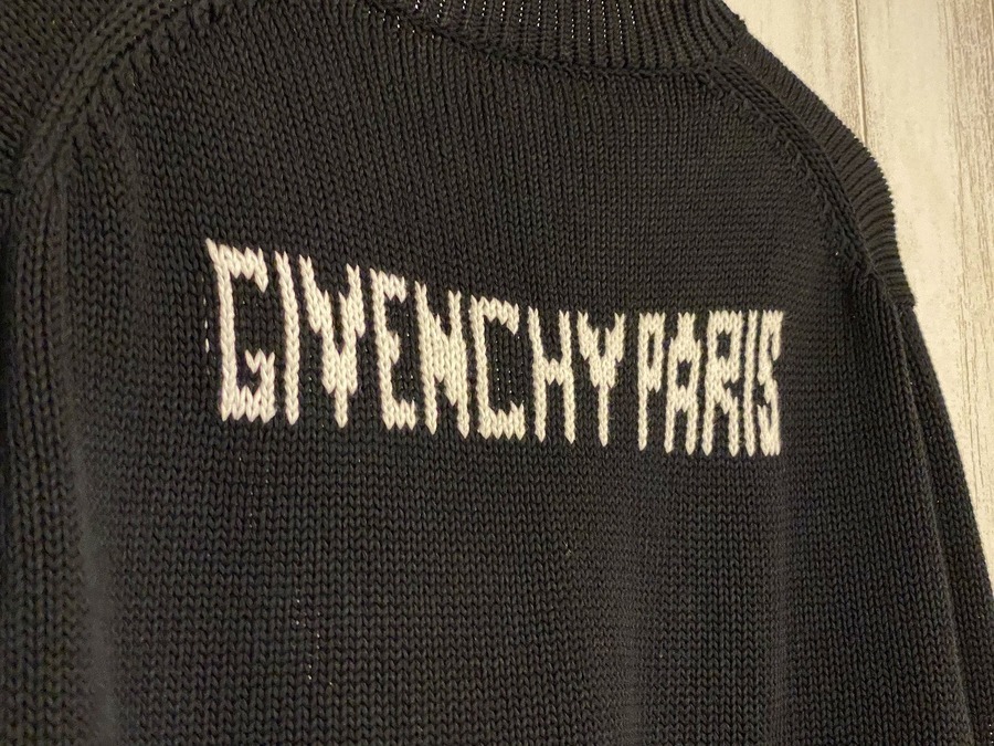 GIVENCHY / ジバンシー】モックネックニット （BM904U4Y0A）入荷