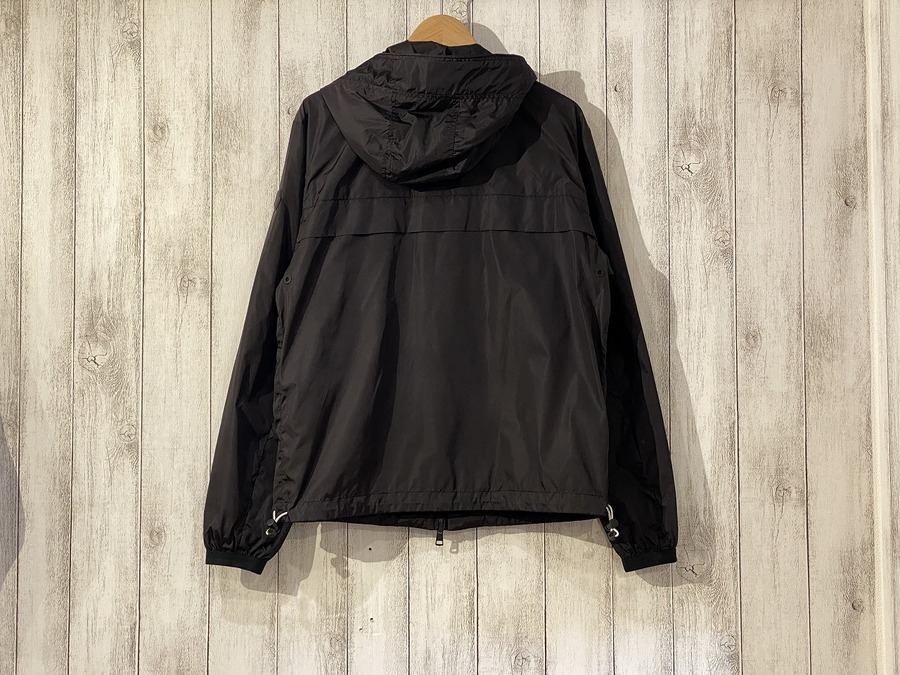 買取強化ブランド【MONCLER / モンクレール】よりロゴナイロン 