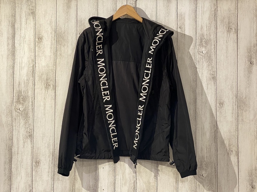 買取強化ブランド【MONCLER / モンクレール】よりロゴナイロン
