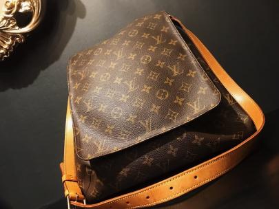 「インポートブランドのLOUIS　VUITTON 」